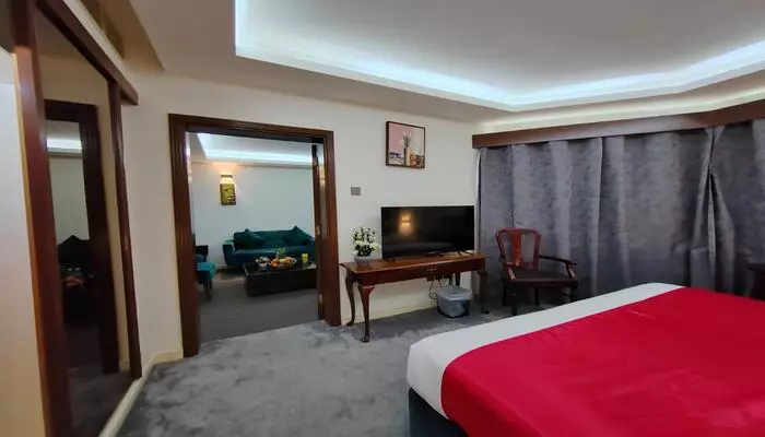 هتل لی پارادایس پالاس
